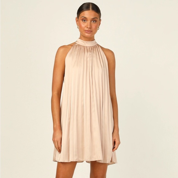 COPY - Runway Scout Moira Dress - Picture 4 of 5